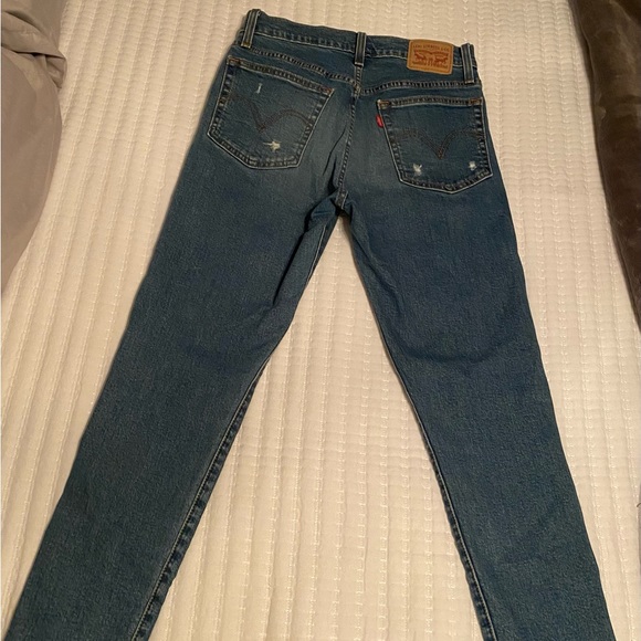 Levi’s ripped Jean - Picture 3 of 4